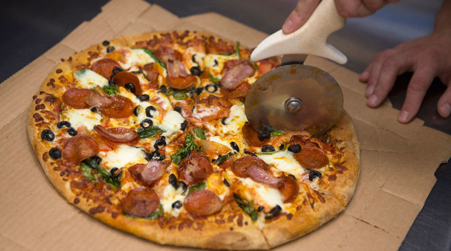 Gimme the dough! Armed robber demands pizza instead of cash in bizarre fast food theft