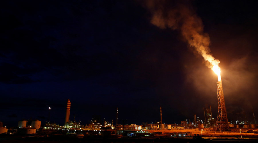 Venezuela to cut daily crude output by 95,000 barrels in OPEC accord