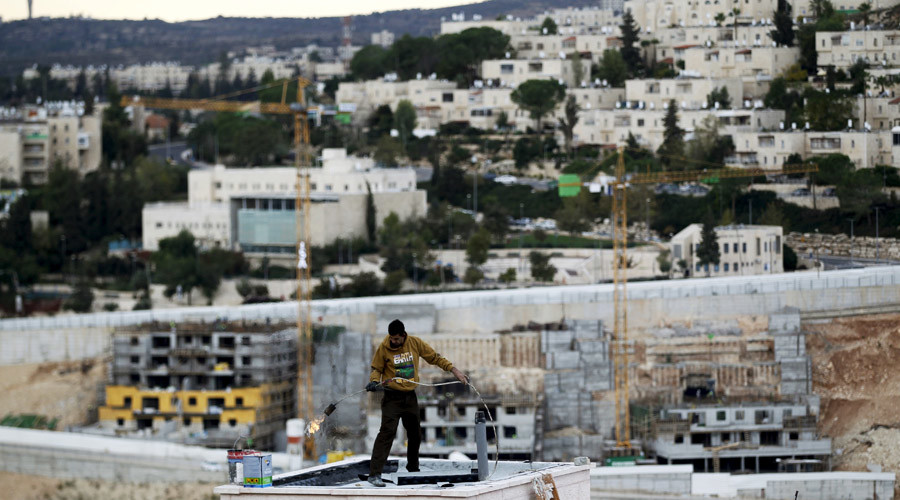 Israel delays vote on new E. Jerusalem homes ahead of Kerry speech, issues permit for one house