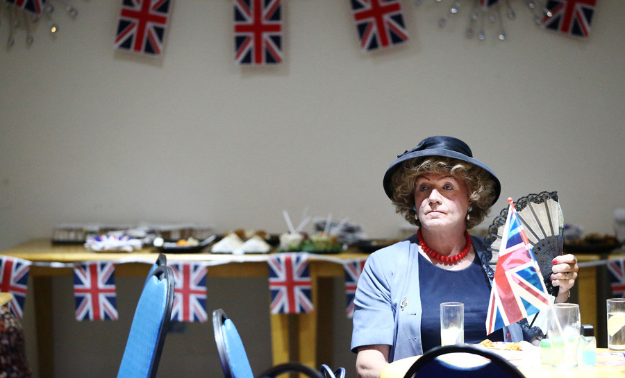 ‘Brexit – we’re making a mess of it!’ Mash-up artist ridicules British politicians (VIDEO)
