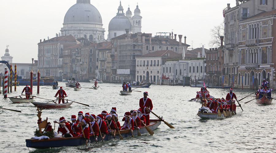 Millions of Italians ready to resell unwanted Christmas presents