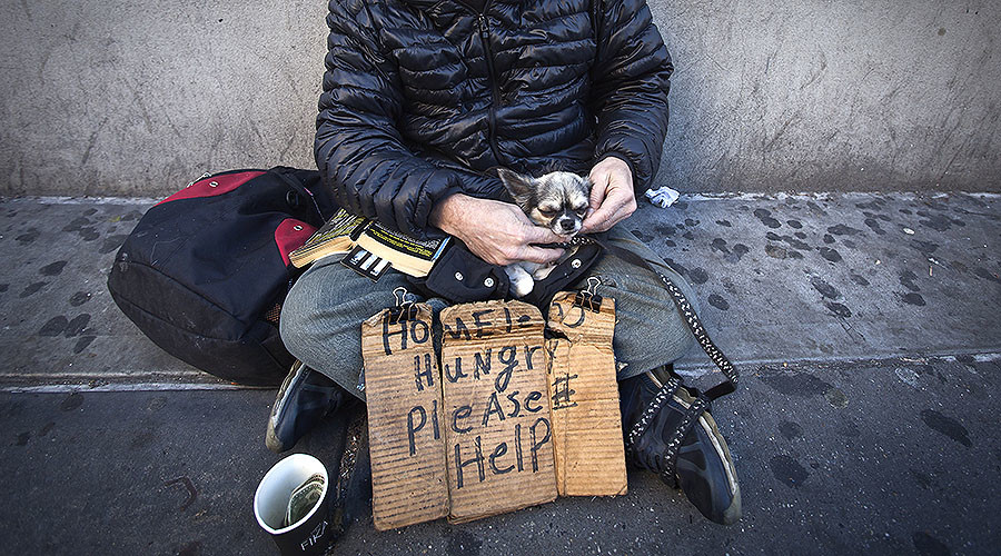 Houston police force homeless to throw donations, blankets away (PHOTOS, VIDEOS)