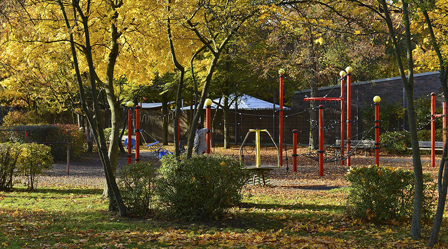 Childless adults could face ban from LA park playgrounds