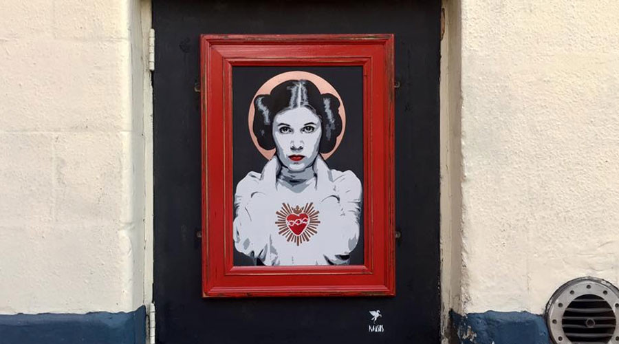 Street artist paints moving Carrie Fisher tribute outside north London pub