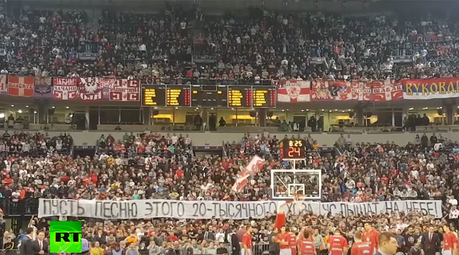 VIDEO: Thousands of Serbs sing to mourn members of Alexandrov Ensemble killed in Tu-154 crash