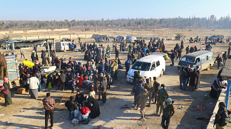 Evacuees from a rebel-held area of Aleppo arrive at insurgent-held al-Rashideen, Syria December 19, 2016 © Ammar Abdullah