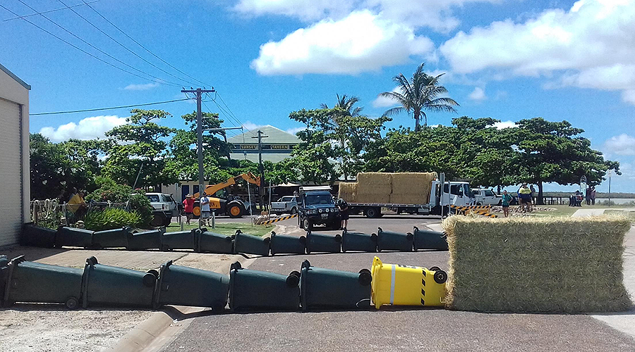 Rubbish idea? Aussies use wheelie bin wall to trap stray croc (PHOTOS)