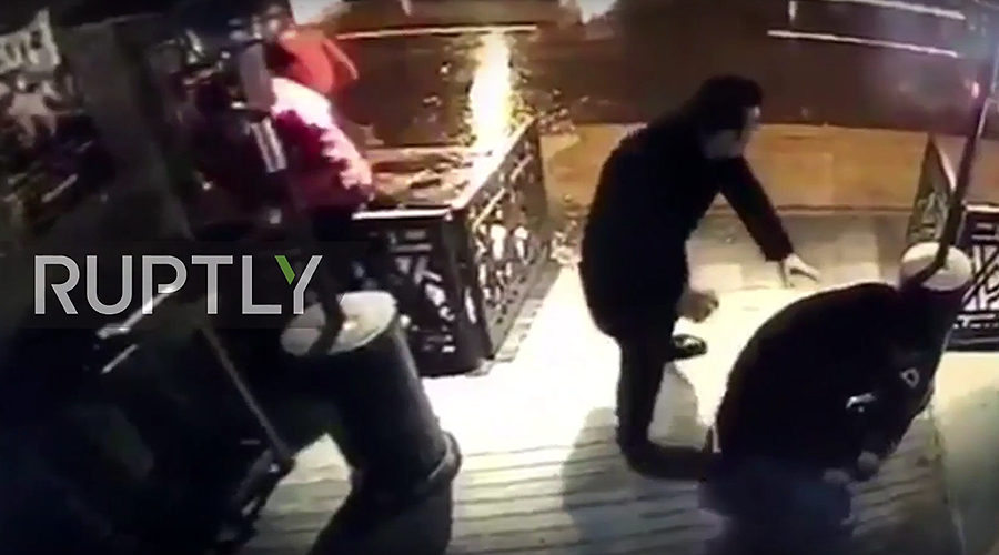Istanbul nightclub gunman shooting at people caught on CCTV (GRAPHIC VIDEO)