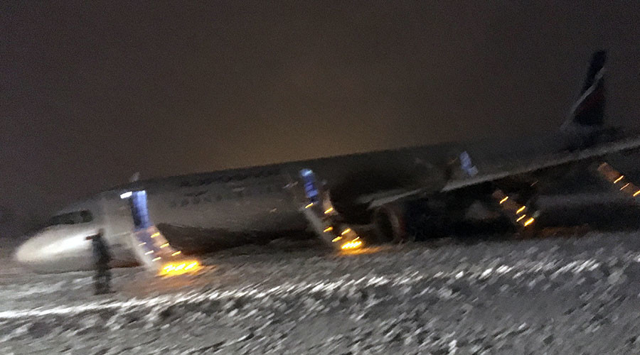Rough landing: Plane veers off runway in Russia, passengers evacuated (VIDEO)