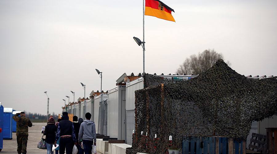 Bavarian PM to discuss ‘serious’ migrant issue with Merkel before joint election push