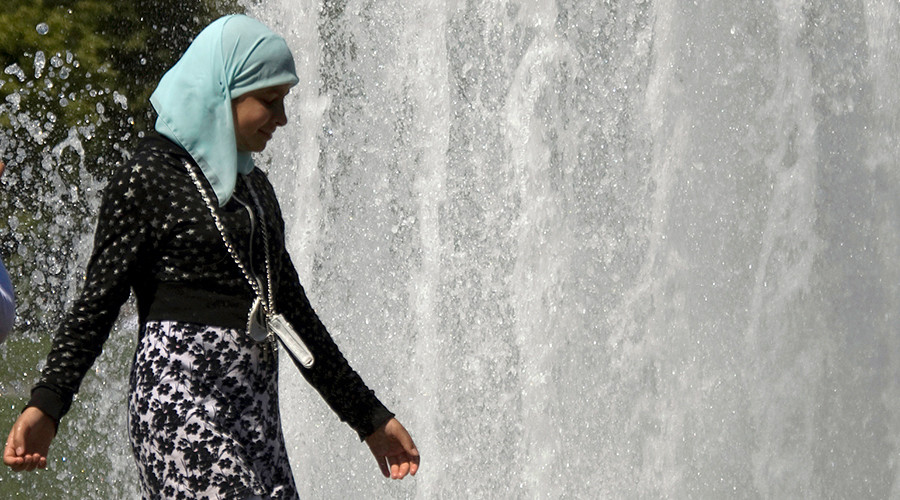 Austrian FM pushes for Islamic headscarf ban for all public servants