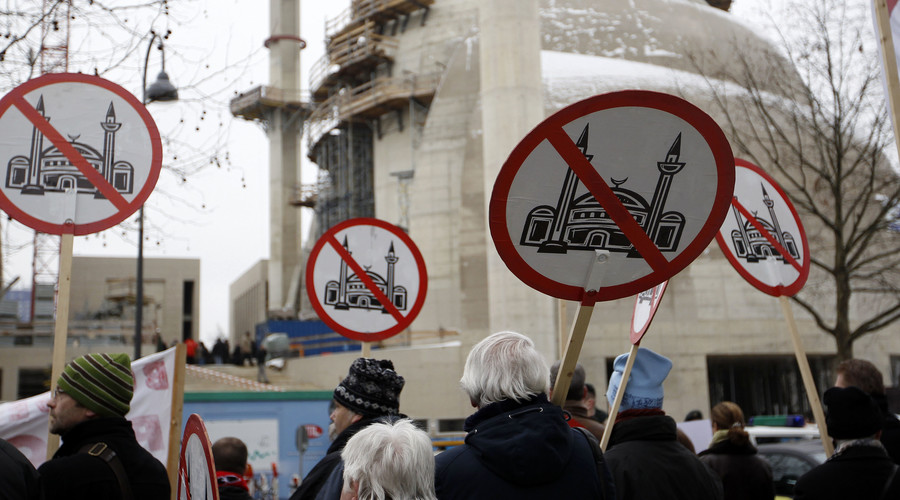 ‘Zero tolerance’: Merkel’s rival Gabriel calls for shutting down Salafist mosques in Germany