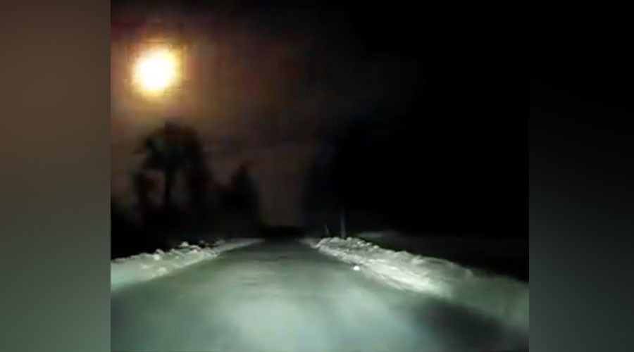 Two large meteors caught on camera in northwestern Russia (VIDEO)