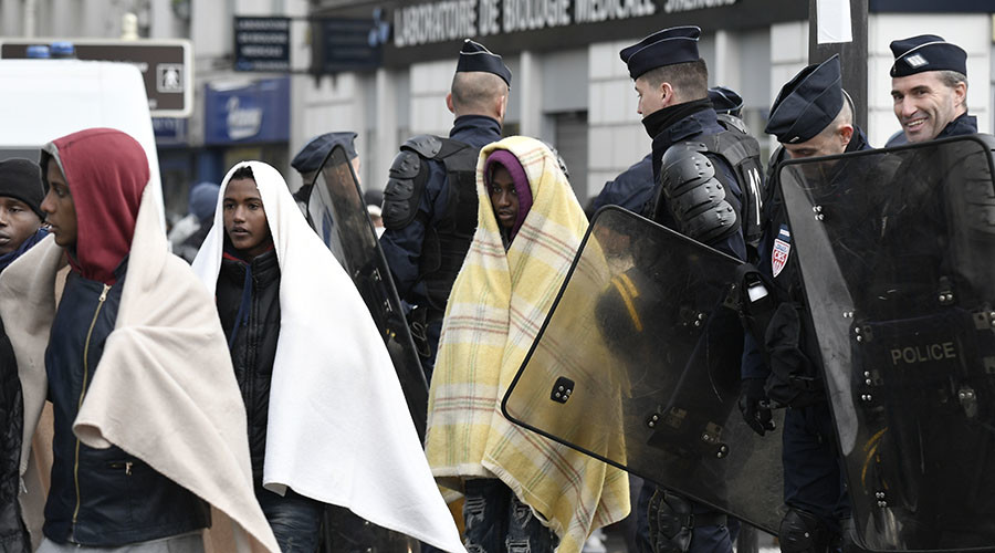 Police stealing migrants’ blankets in below-freezing Paris – MSF
