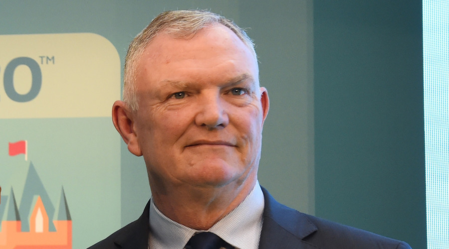 Gay footballers should come out together – English FA chief