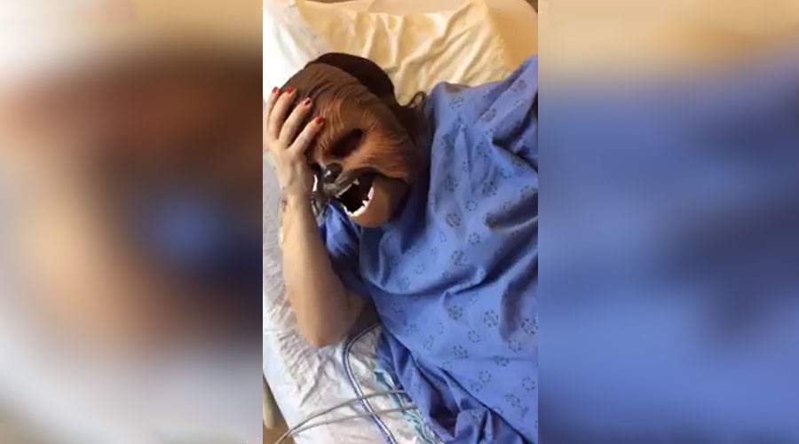 Chewbacca mask delivers again: Mom-to-be dons disguise during labor (VIDEO)