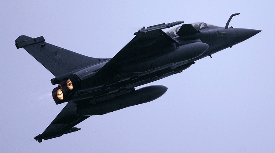 Fighter jet breaking sound barrier behind ‘explosion’ sounds in Marseille