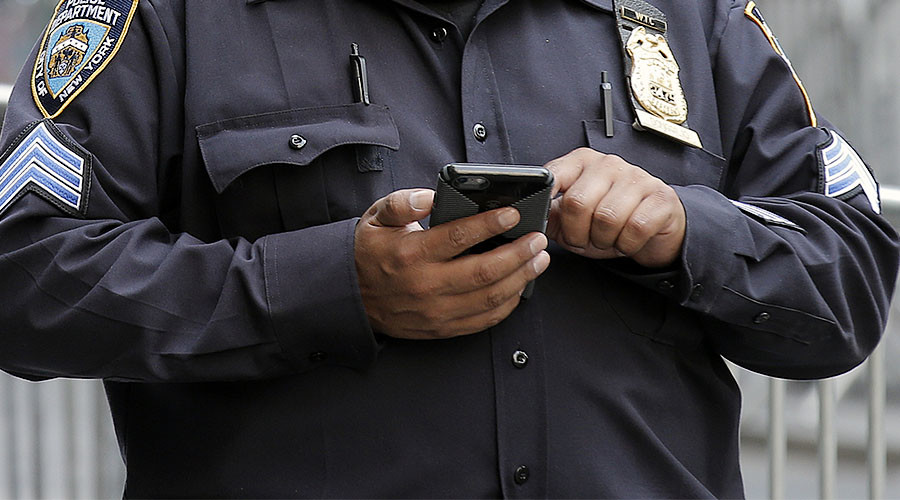 Police need warrant to search cell phones, insist privacy campaigners