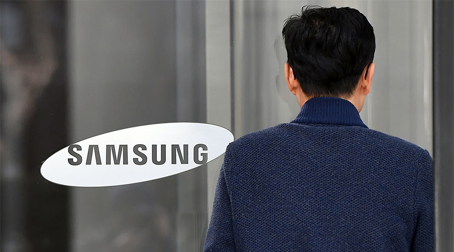 Head of Samsung faces arrest for bribery