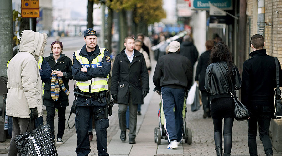 Leading Swedish mall turned into ‘no-go zone’ by migrant teen gangs – report