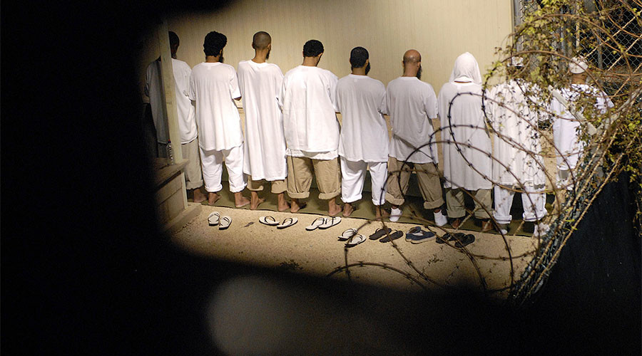US sends 10 Guantanamo Bay detainees to Oman