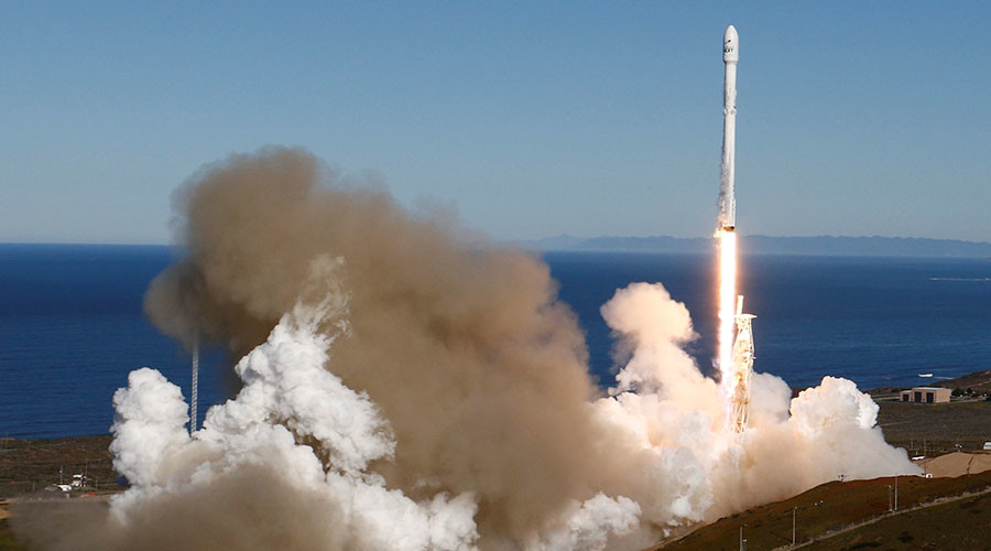 SpaceX launch as filmed from 8,500ft above ground (VIDEOS)