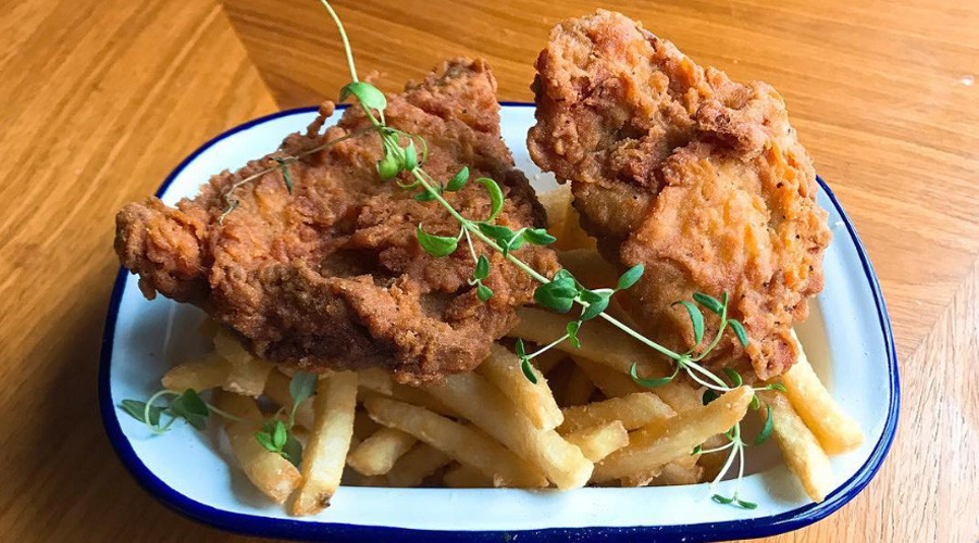 Vegan ‘fried chicken’ shop divides opinion in London