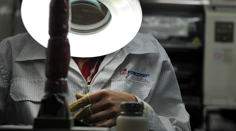 Foxconn may build $7 billion display factory in US