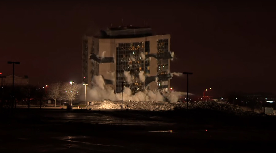 10-storey office block razed to the ground in five seconds (VIDEO)