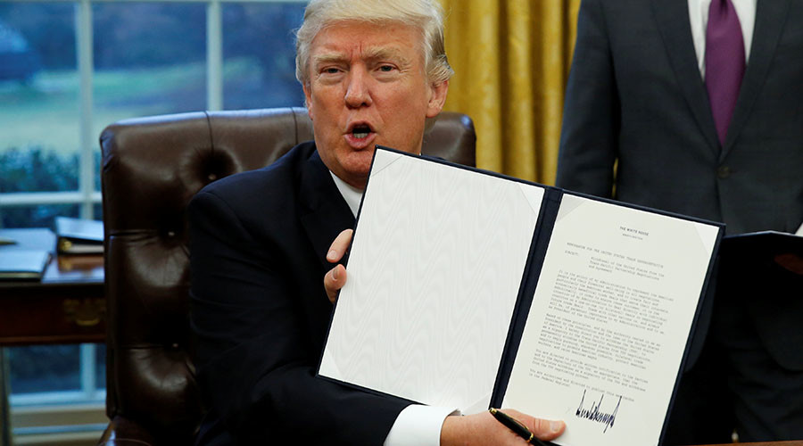 ‘Glad TPP is dead’: Sanders & Dems applaud Trump for pulling out of global trade deal