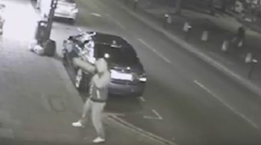 Policeman filmed in shootout with Turkish mobster awarded medal for bravery (VIDEO)