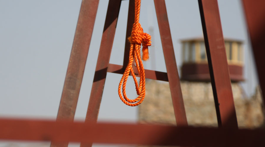 Kuwait hangs royal family member in mass execution