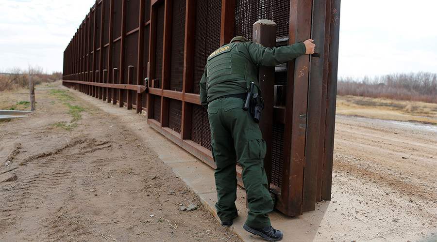 Head of US Border Patrol forced out as Trump seeks to build wall & add agents