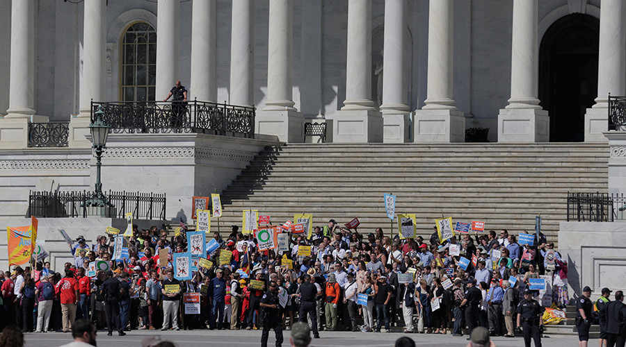 Locked doors, unhooked phones & cold shoulders: Congress-voter disconnects persist