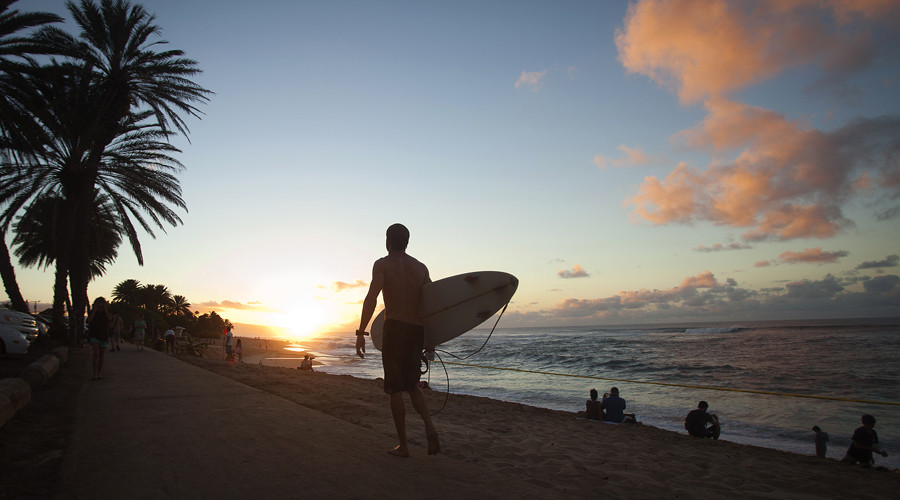 'Furious' native Hawaiians to protest wall at Zuckerberg estate