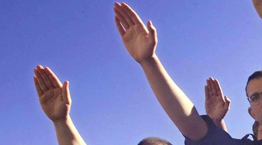 Nazi salute in front of swastika puts Swiss soldiers under investigation