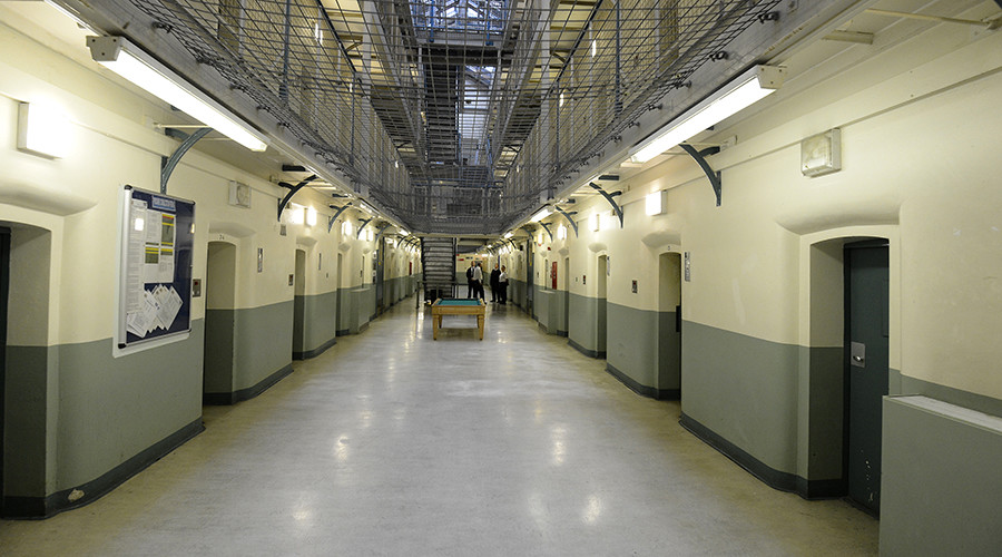 Broody prison officer jailed for 9 months for smuggling prisoner’s sperm