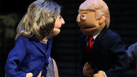 Puppets in the likeness of Democratic presidential nominee Hillary Clinton (L) and Republican presidential nominee Donald Trump (R) © Carlo Allegri
