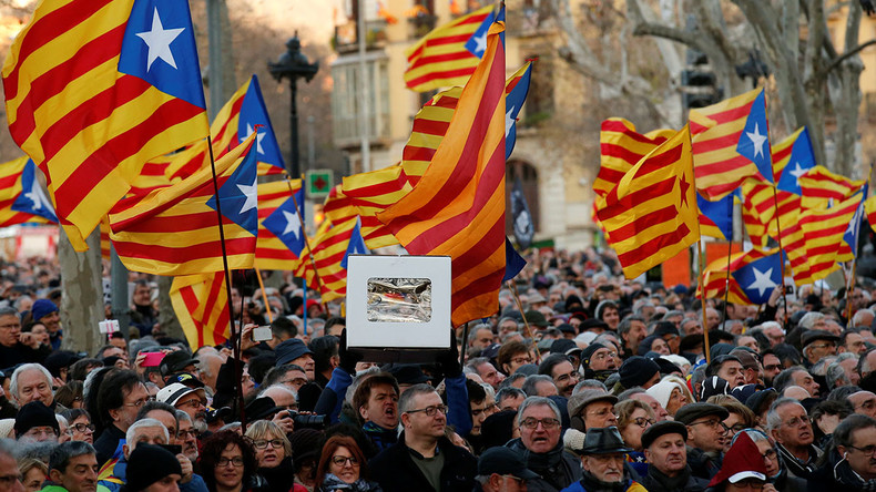 Mass protests in Barcelona as ex-Catalan leader Mas stands 