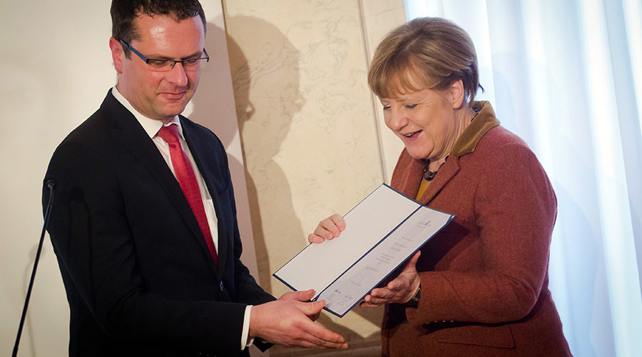Award for Merkel over migration policy during 2015 crisis raises eyebrows on social media