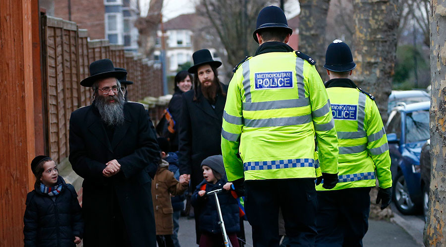 Haredi Jews vs. EasyJet: Rowdy ultra-Orthodox wedding party causes ‘bedlam’ on-board