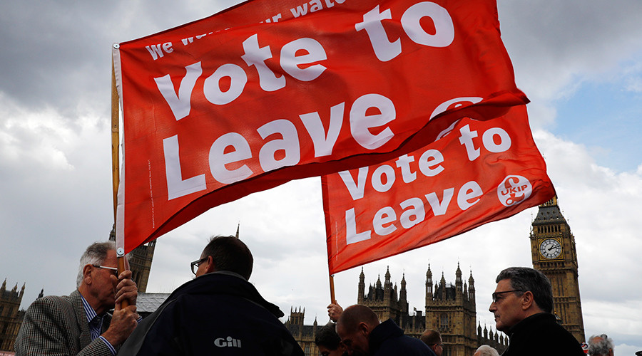 Pro-Brexit voters suspicious of all experts – even weather forecasters, poll finds
