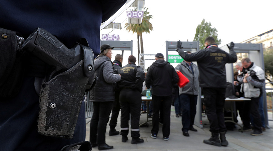 French police gain more rights to use weapons in self-defense