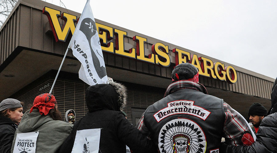 Multi-billion dollar investors urge bankers to divest from #DAPL