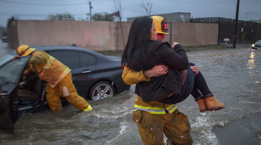 California flash flood kills at least 2, swallows cars whole (VIDEO, PHOTO)