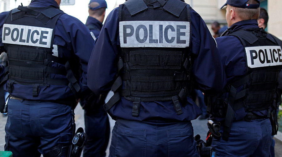 250 police turn up for suspected bomb in French mall, turns out to be empty pressure cooker