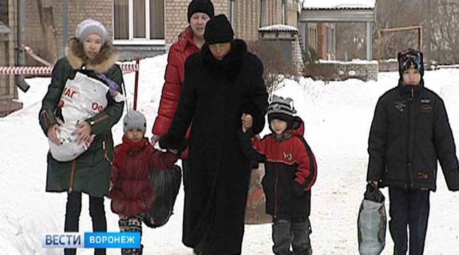 Anonymous good Samaritan gifts new home to reunite Russian mother with 4 children