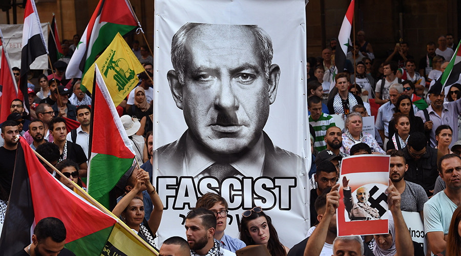 Netanyahu depicted as Hitler by Sydney protesters during historic Australia trip (PHOTOS)