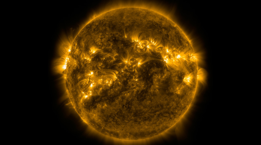NASA plans daring sun mission to solve solar mysteries