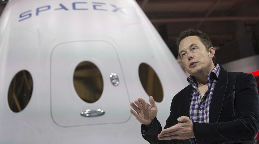 SpaceX announces 2018 manned trip to orbit moon